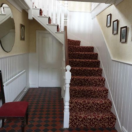 The Bounty Bar Guesthouse Трім Екстер'єр фото