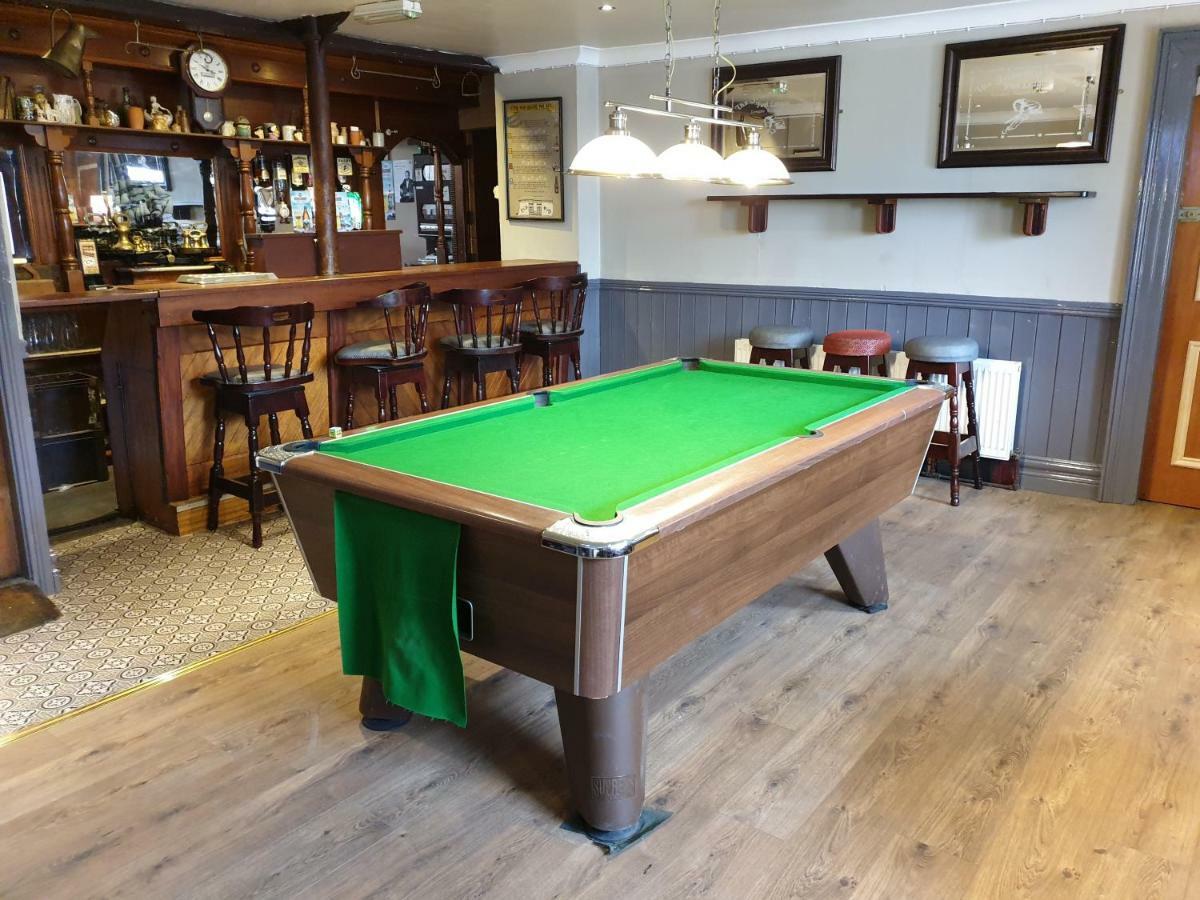 The Bounty Bar Guesthouse Трім Екстер'єр фото