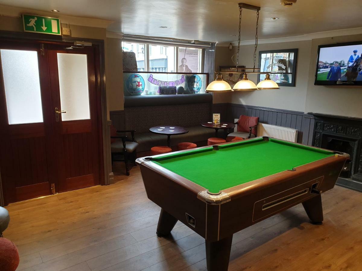 The Bounty Bar Guesthouse Трім Екстер'єр фото